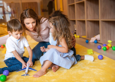 Professionnels, structure petite enfance crèche, centre de loisirs, périscolaire Sophie Burgaud vous soutien et vous donne des outils face aux enfants en conflits, crise, frustrés